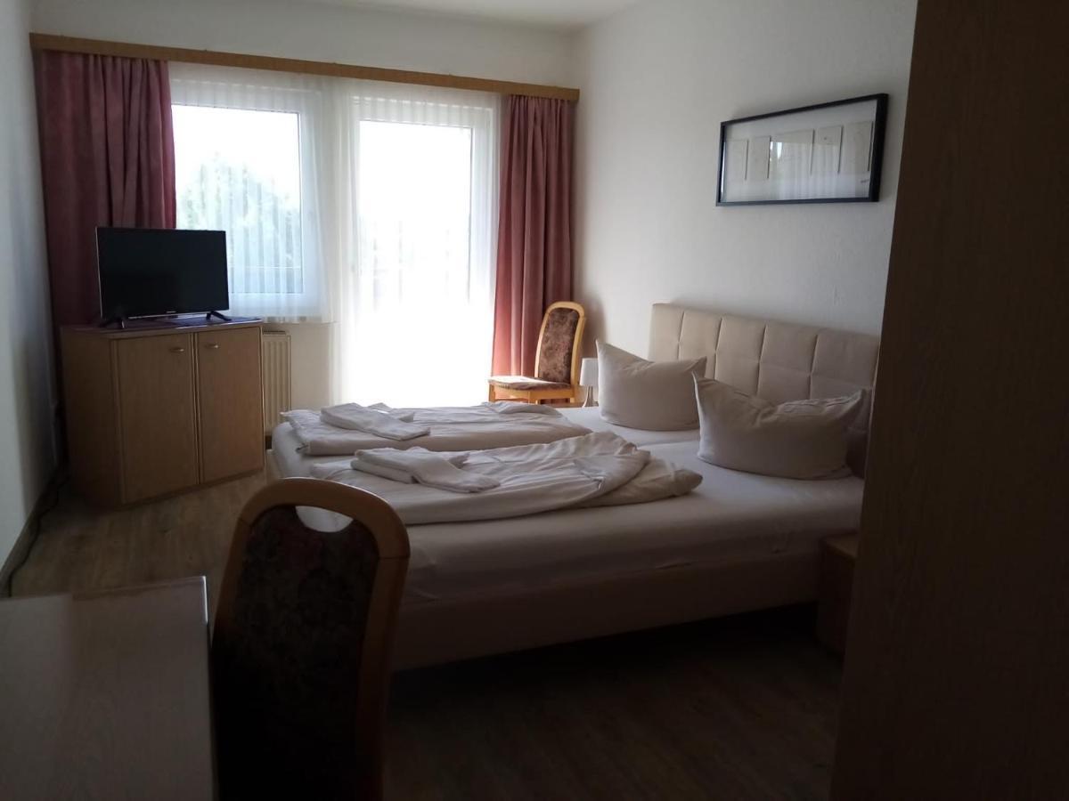 Zur Linde Hotell Ostrau  Exteriör bild